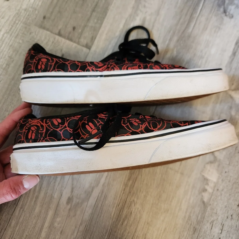 Vans x Disney Mickey Mouse Lace Up Sneaker Size Women's 5.5 Men's 4